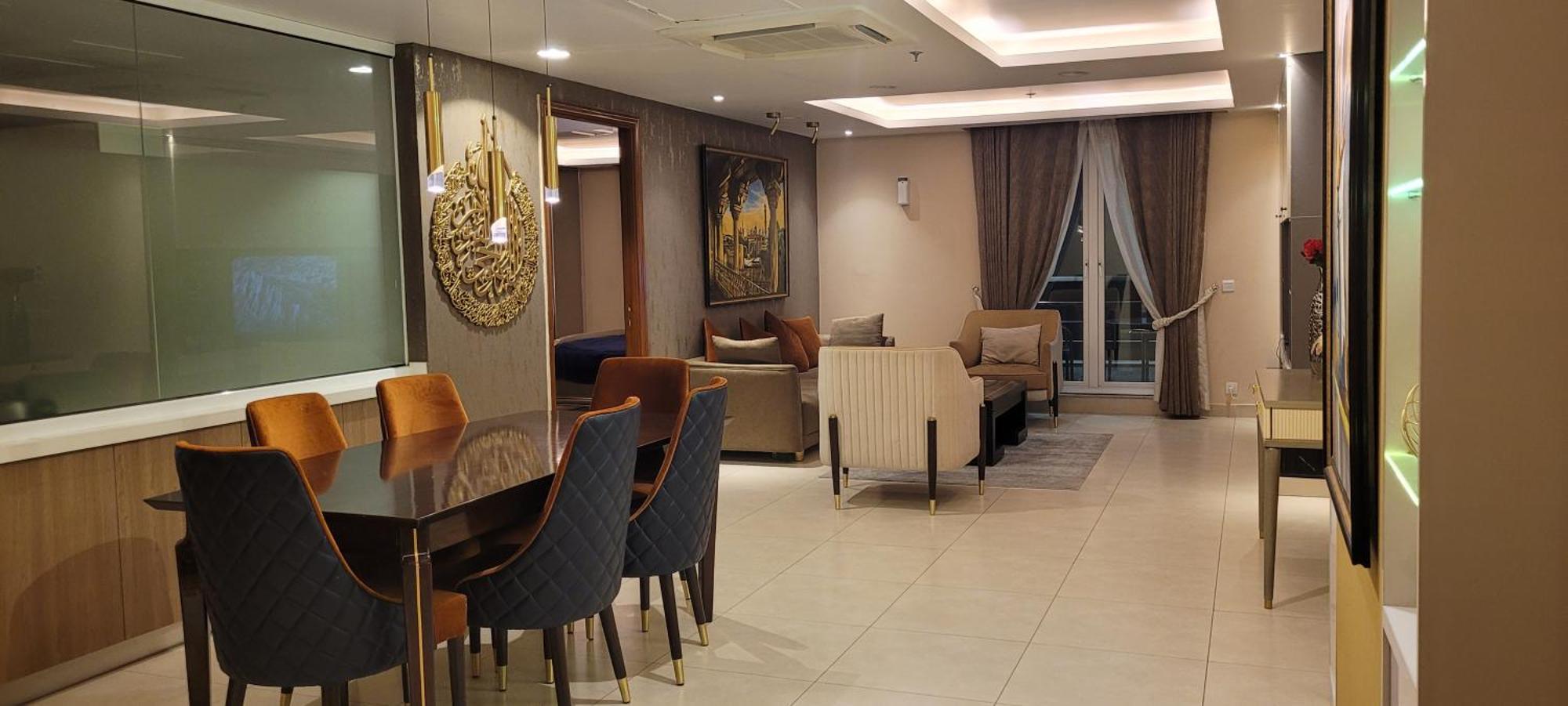 Goldcrest Luxury Apartments ラホール エクステリア 写真
