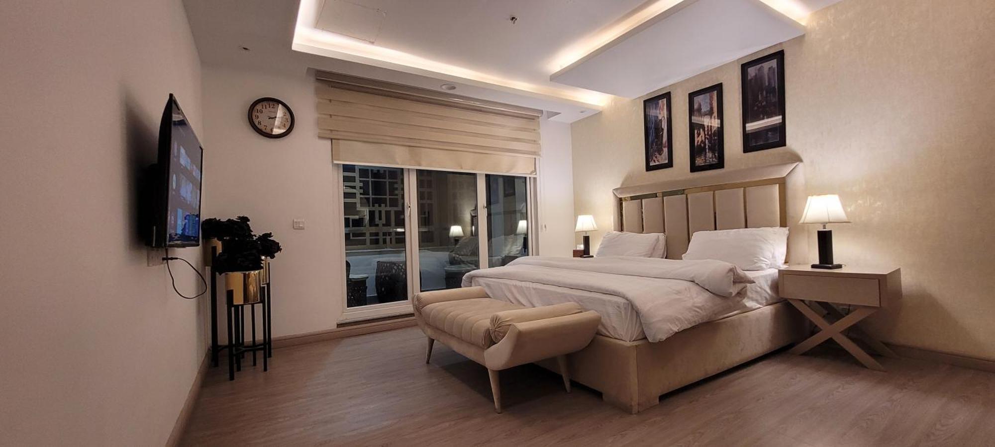 Goldcrest Luxury Apartments ラホール エクステリア 写真