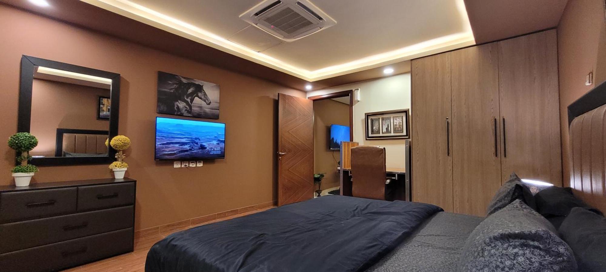 Goldcrest Luxury Apartments ラホール エクステリア 写真