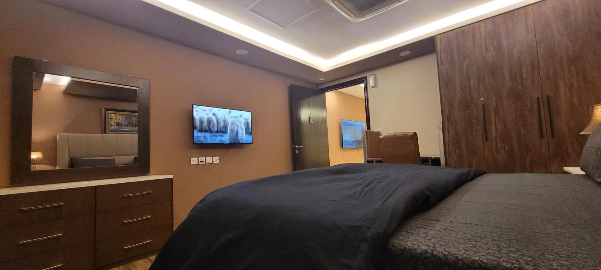 Goldcrest Luxury Apartments ラホール エクステリア 写真