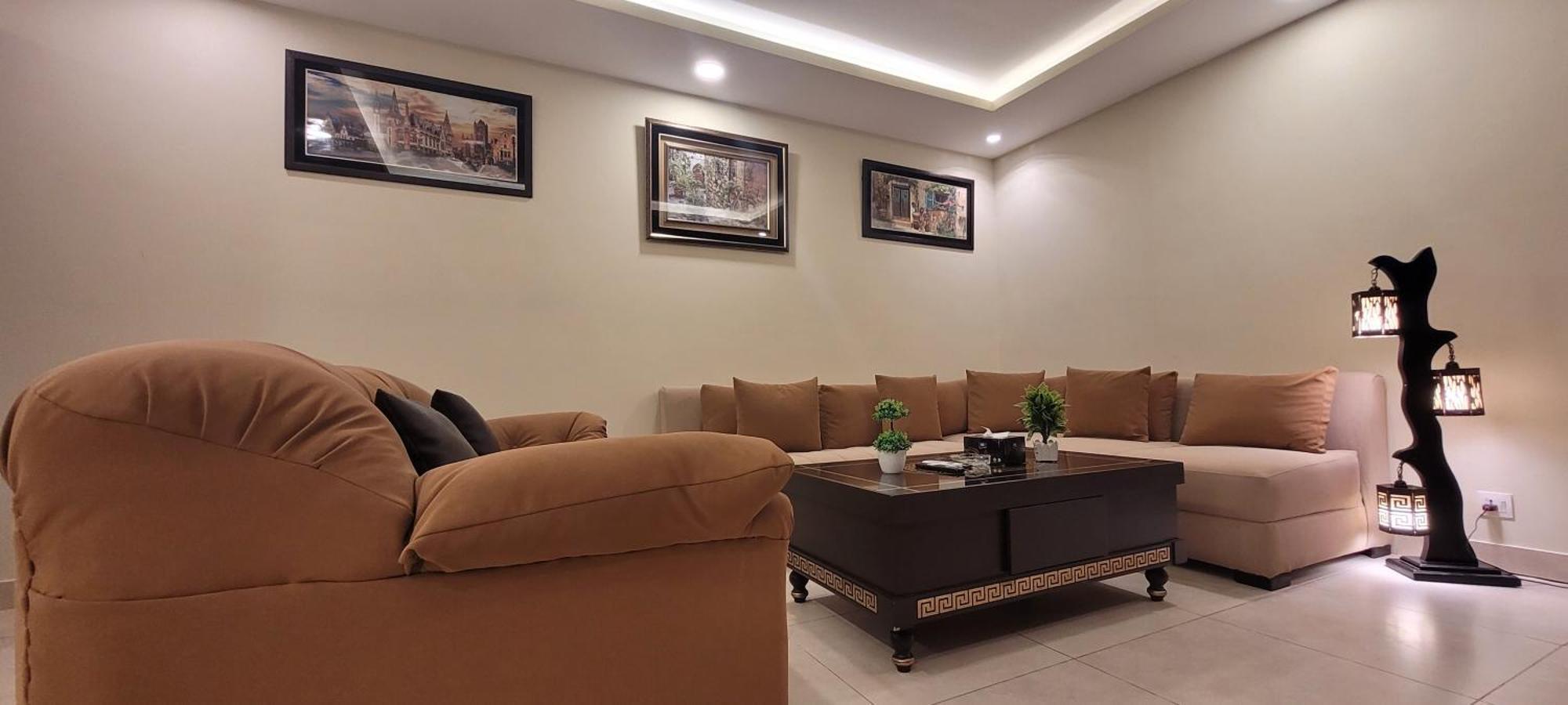 Goldcrest Luxury Apartments ラホール エクステリア 写真